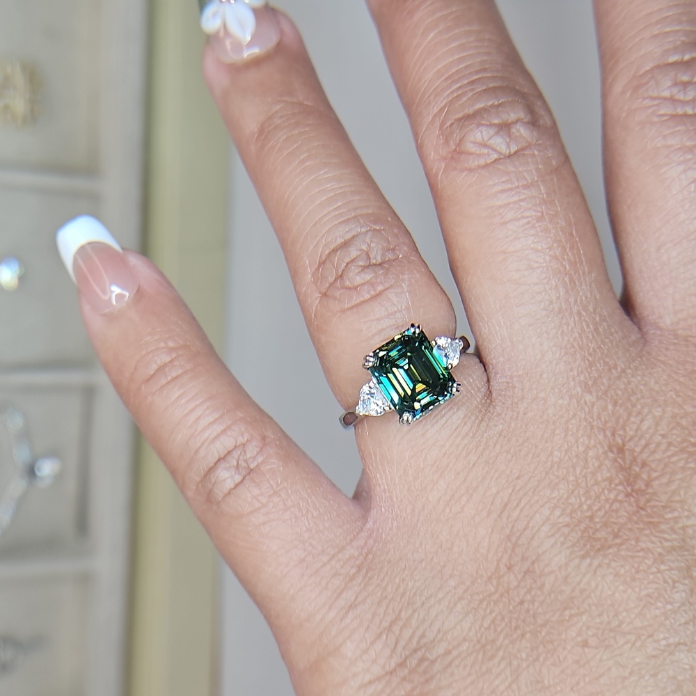 4ct Bluegreen Emerald Moissanite. Size 8.25